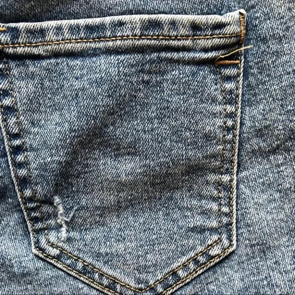 Old Navy Women's Boyfriend Fit Rolled Cuffed Mild Distressing Size 0 - Picture 15 of 15